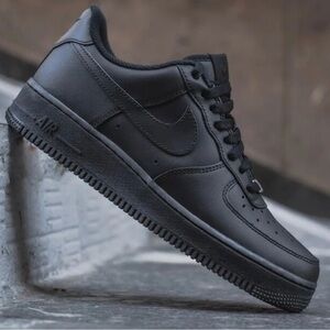 Nike Air Force 1 ‘07 Triple Black Sneakers